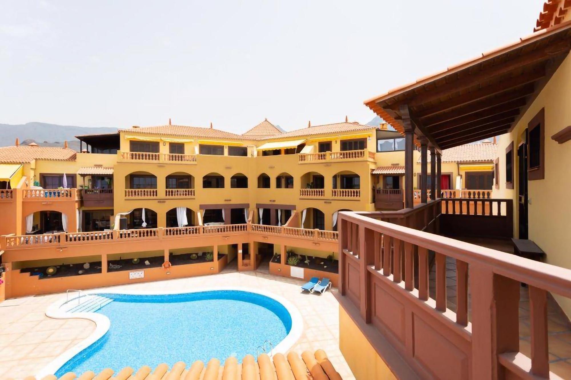 Eden Rentals Elite Palace Suites Адехе Екстер'єр фото